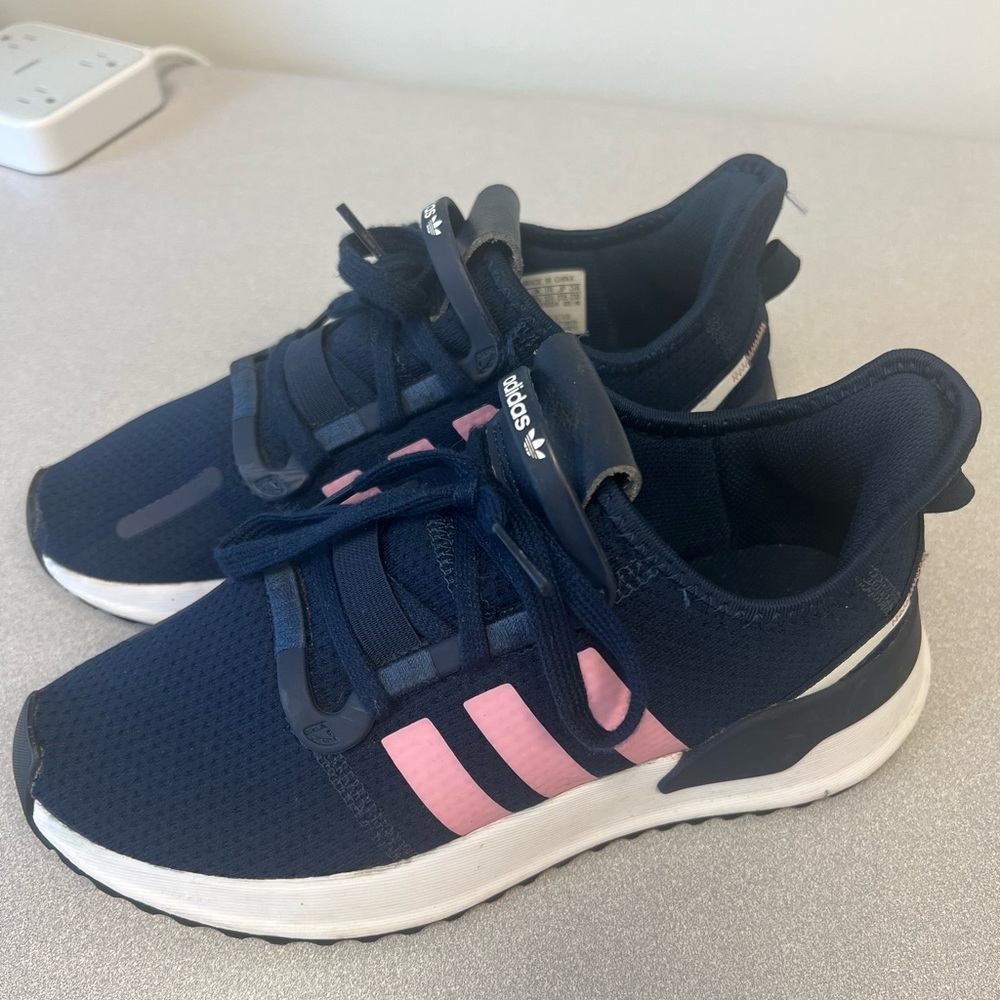 Adidas U_Path Run J “Collegiate Navy Pink” - Kid’s Size 5